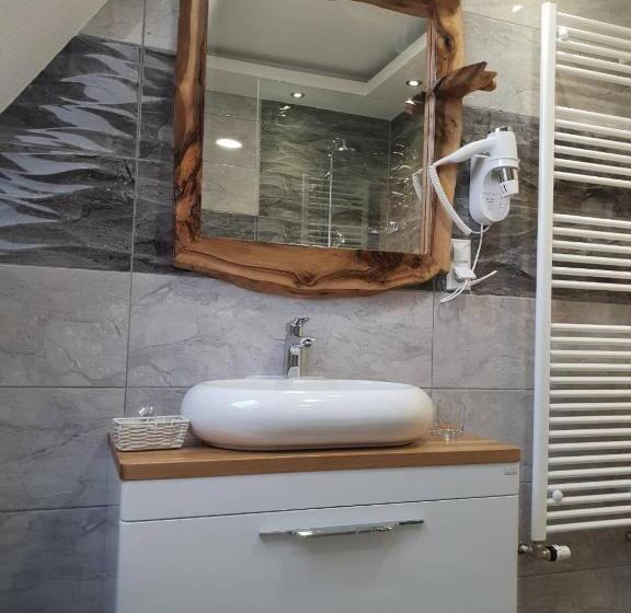 デラックスルーム, Rustic Inn River