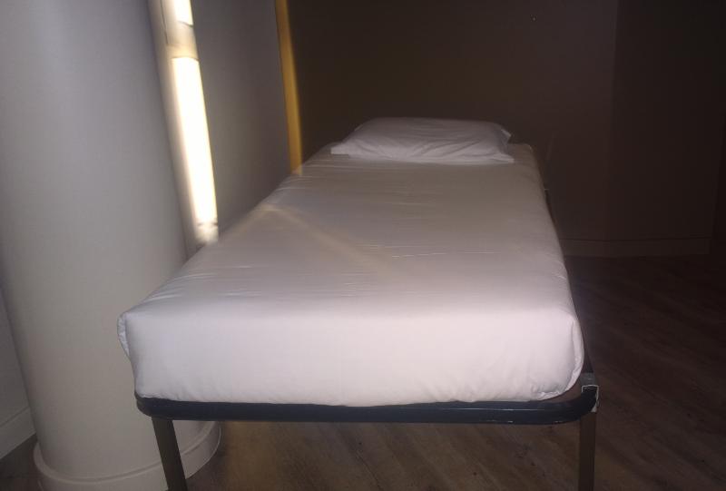 スタンダードトリプルルーム, Euro Moniz