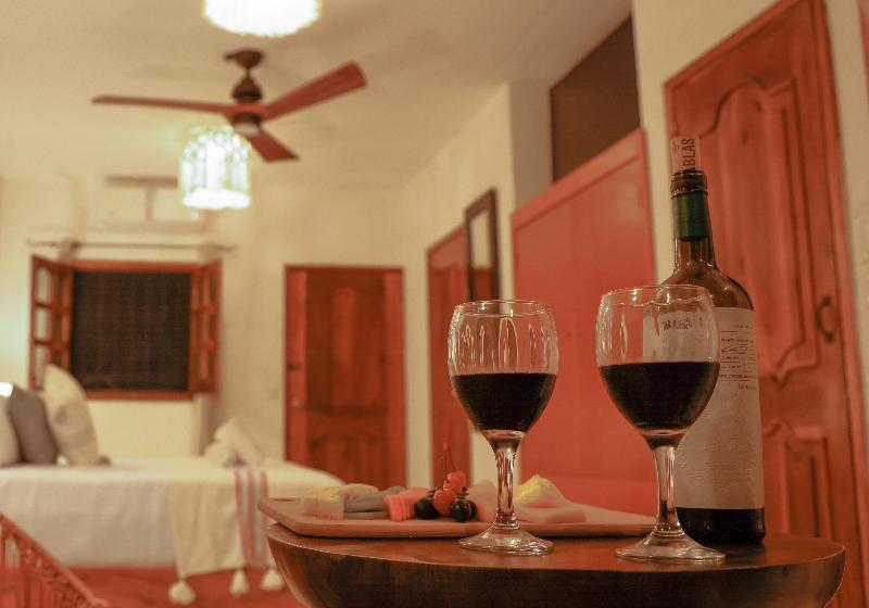 Junior Suite, Hulku