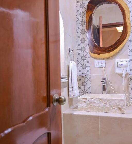 ジュニアスイート, Hulku