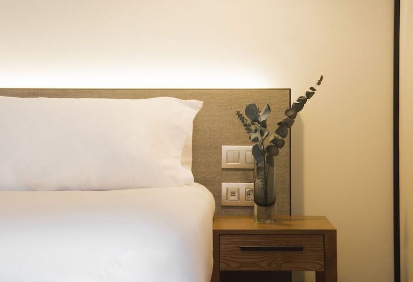 اتاق استاندارد, Icon Embassy