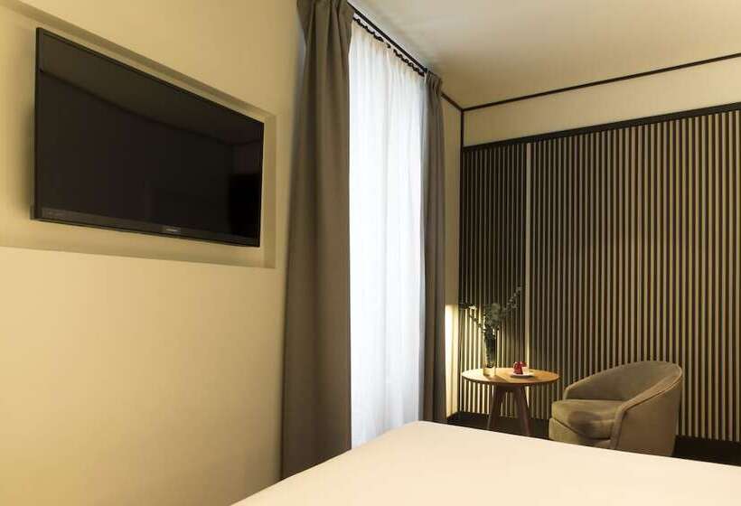 اتاق استاندارد چهار تخته, Icon Embassy