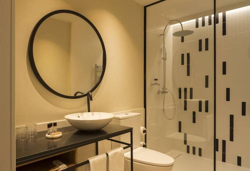 اتاق استاندارد یک نفره, Icon Embassy