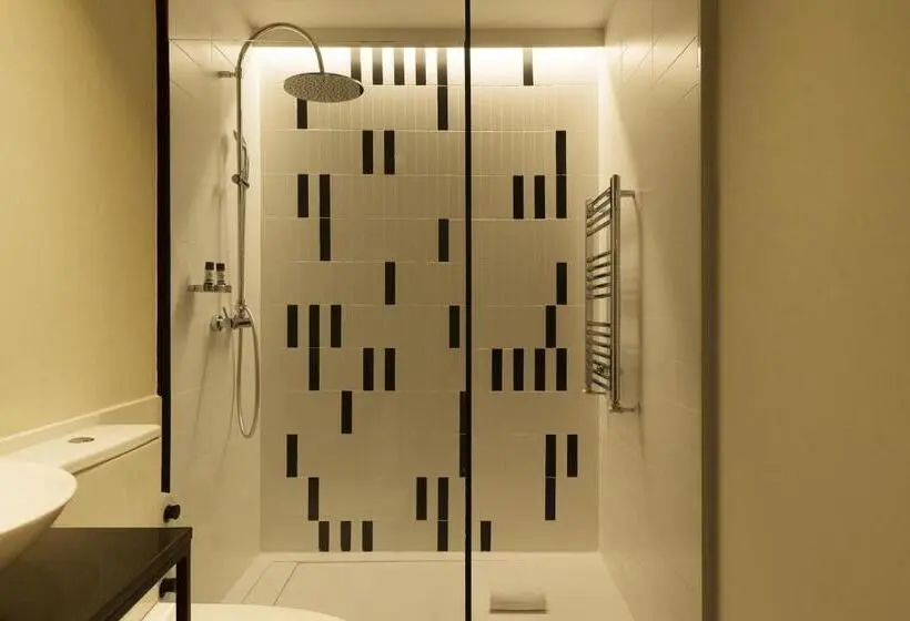 اتاق لوکس با تراس, Icon Embassy