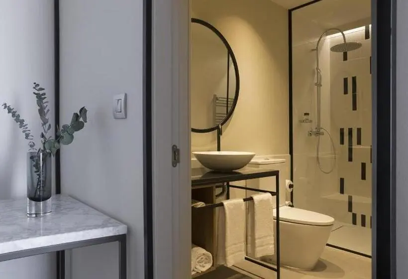 اتاق لوکس با تراس, Icon Embassy