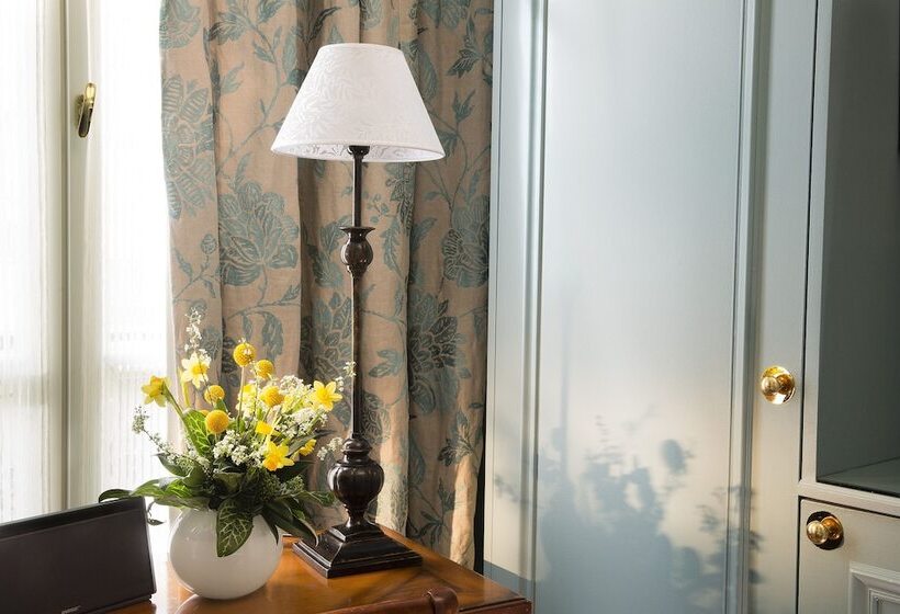 クラシックルーム, Le Relais Sainthonore