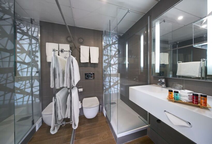 クラシックルーム, Le Relais Sainthonore
