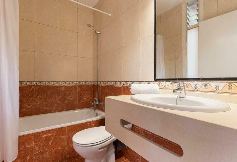 شقة غرفة واحدة, Palia Don Pedro