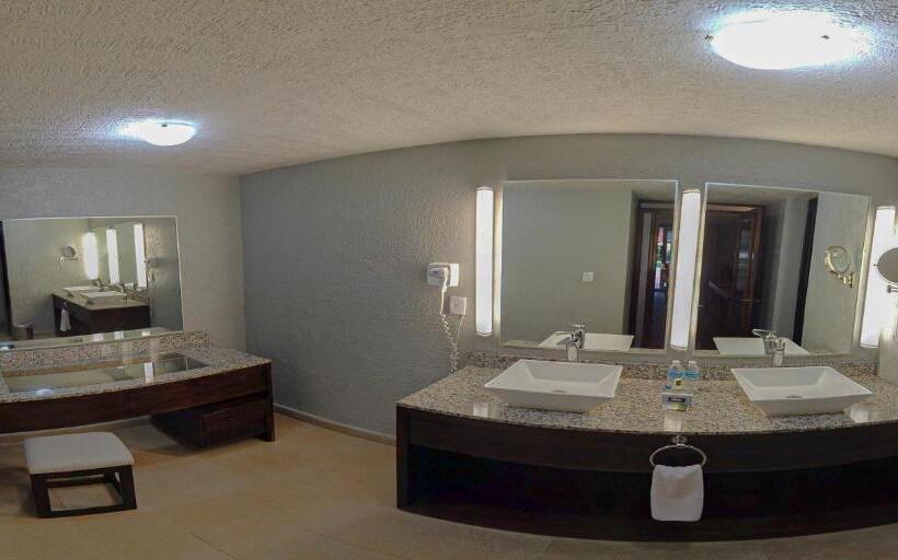 Полулюкс Вид на Бассейн, Real De Minas San Miguel De Allende