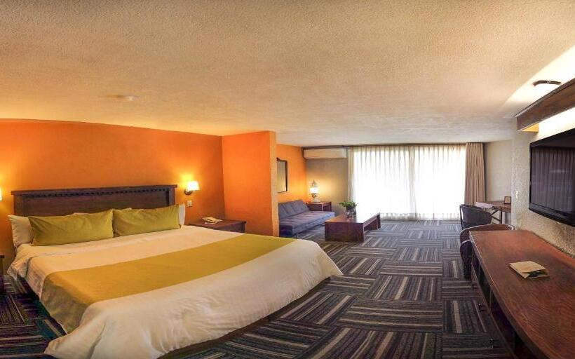 Полулюкс Вид на Бассейн, Real De Minas San Miguel De Allende