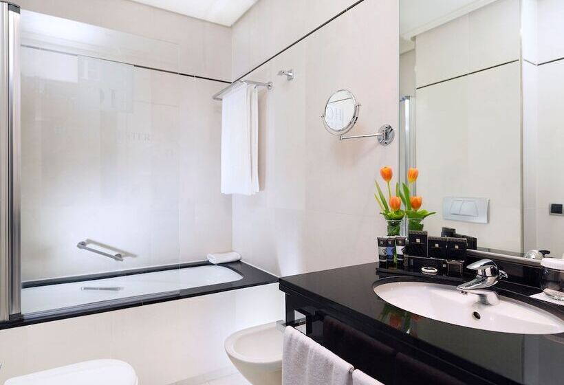 اتاق استاندارد, Valencia Center