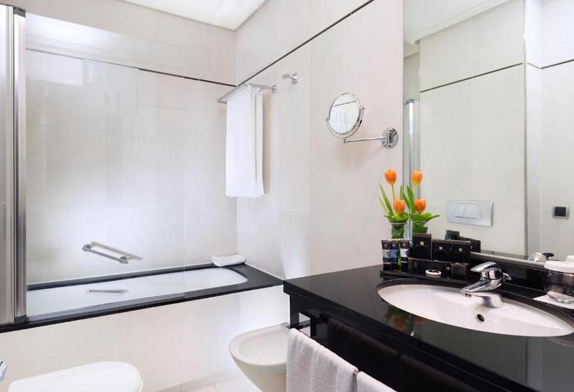 سوییت جونیور, Valencia Center