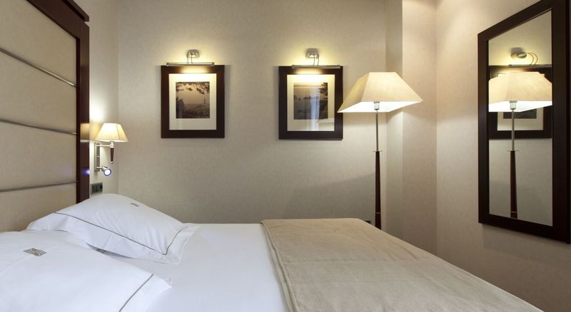 سوییت جونیور, Valencia Center