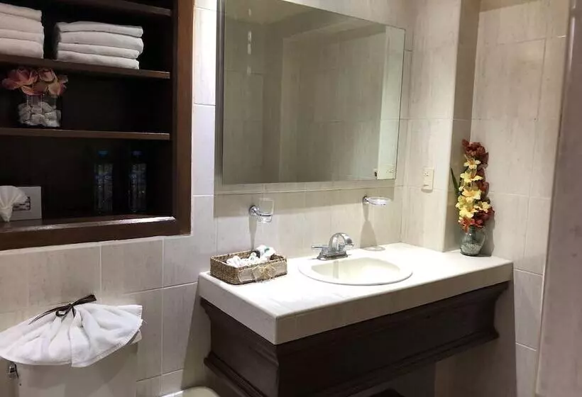 اتاق استاندارد با 2 تخت دوبل, Villa San Jose Hotel & Suites