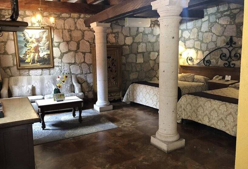 带2个双人床的标准工作室, Villa San Jose Hotel & Suites