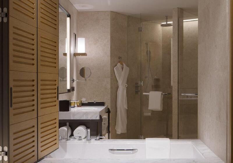 标准工作室, Laguna Park 1