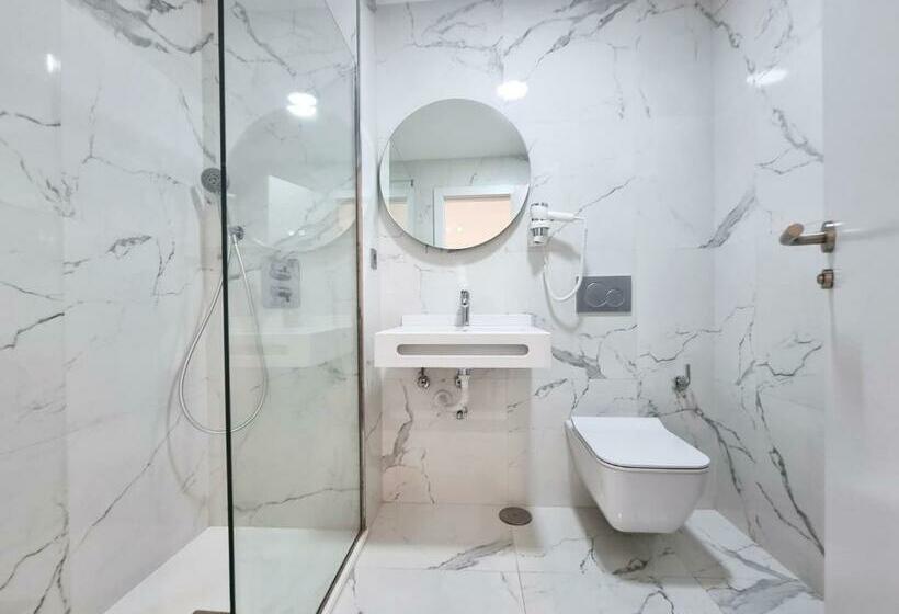 带1个卧室带泳池的公寓, Laguna Park 1