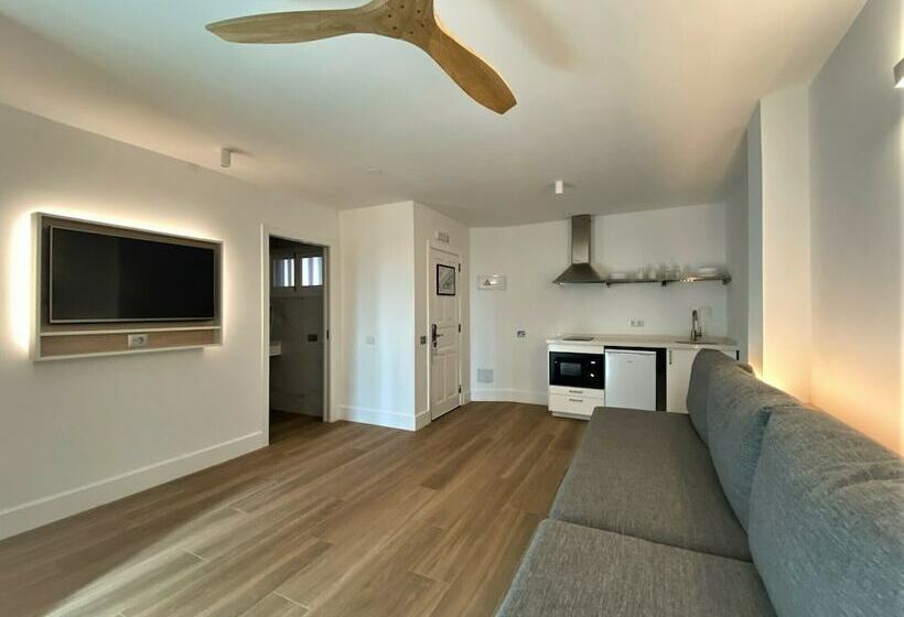 带1个卧室带泳池的公寓, Laguna Park 1