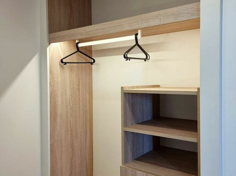 标准工作室, Laguna Park 1