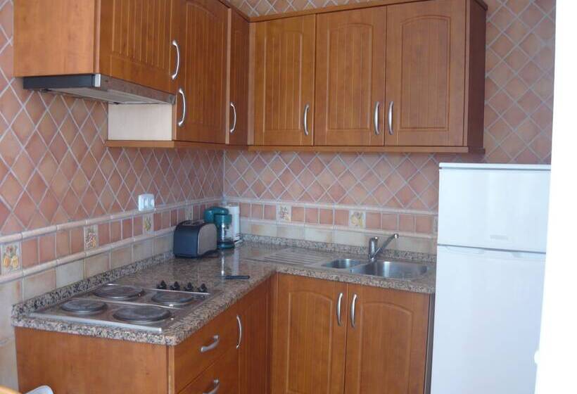 Апартаменты 2 Спальни, Monte Dos Avos Village  Pet Friendly
