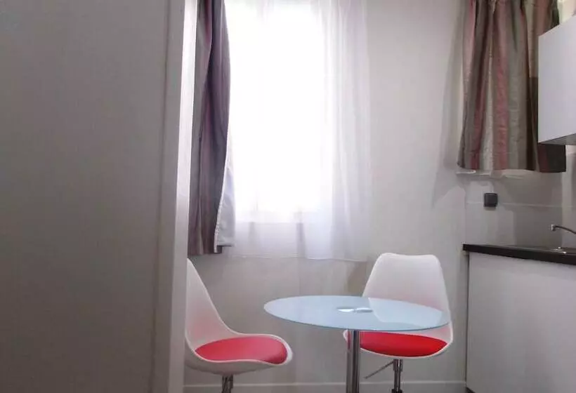 スタンダードスタジオ, Residence Hoteliere Champ De Mars