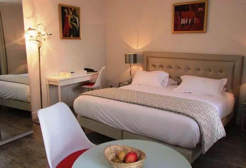 スタンダードスタジオ, Residence Hoteliere Champ De Mars