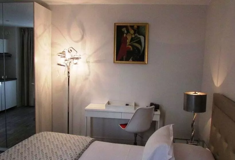 スタンダードスタジオ, Residence Hoteliere Champ De Mars