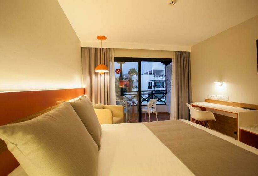 Номер Стандарт Вид на Бассейн, Vanilla Garden Boutique Hotel   Adults Only