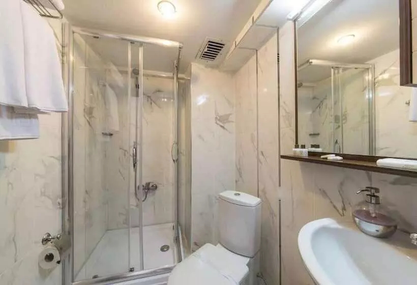 اتاق لوکس با بالکن, Naz Wooden House Inn