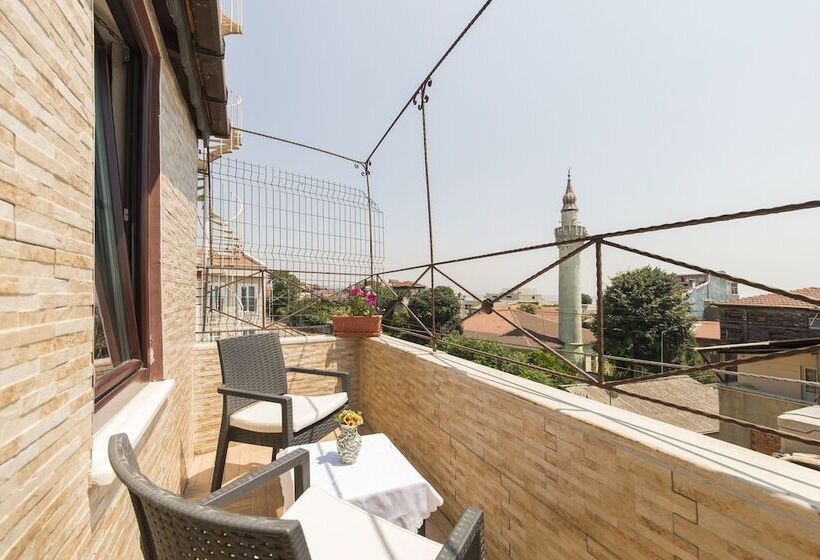 Номер Deluxe с Балконом, Naz Wooden House Inn