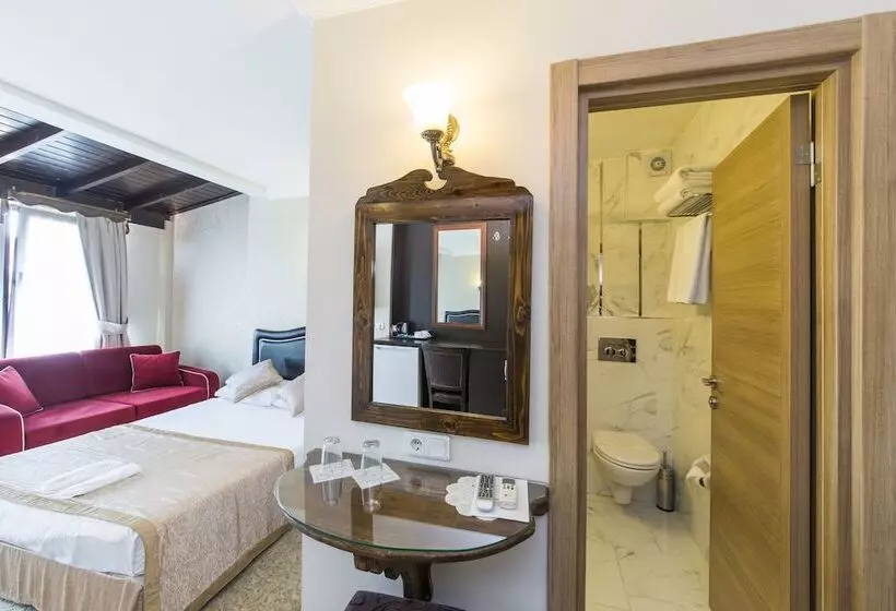 اتاق لوکس با بالکن, Naz Wooden House Inn