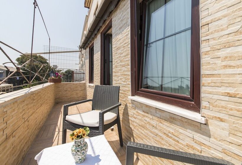 Номер Deluxe с Балконом, Naz Wooden House Inn