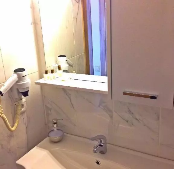 اتاق استاندارد یک نفره, Naz Wooden House Inn