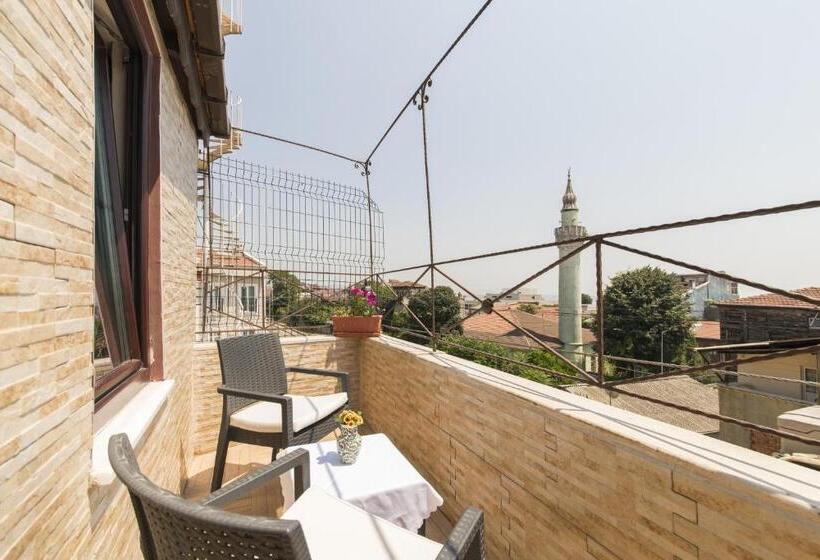 Номер Deluxe с Балконом, Naz Wooden House Inn