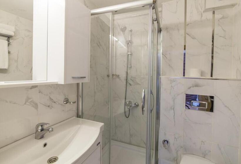 Номер Deluxe с Балконом, Naz Wooden House Inn