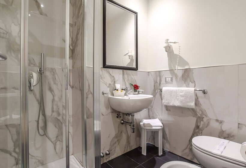 Quarto standard, Accademia