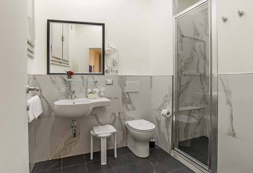 Quarto Triplo Standart, Accademia