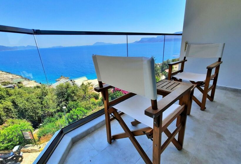 غرفة قياسية مطلّة علي البحر, Aquarius