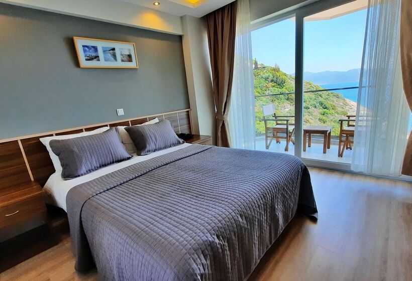 غرفة قياسية مطلّة علي البحر, Aquarius