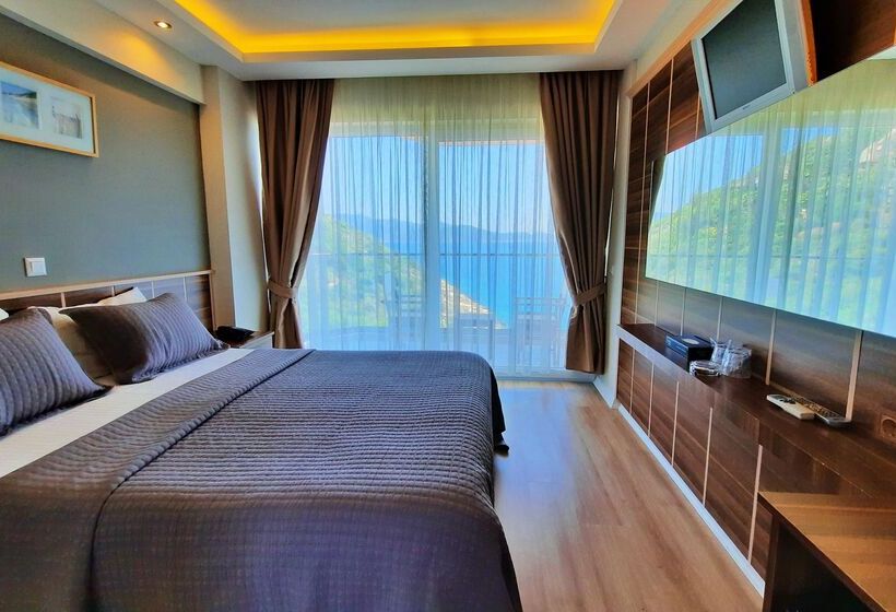 غرفة قياسية مطلّة علي البحر, Aquarius