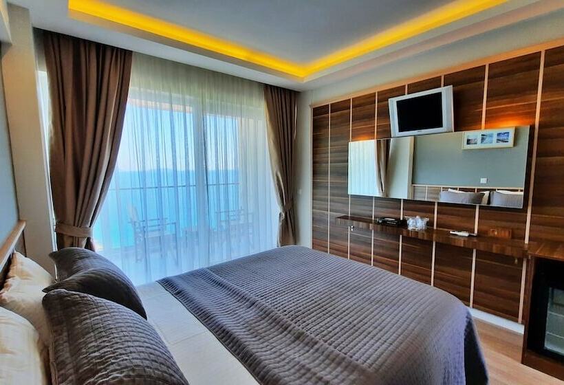 غرفة قياسية مطلّة علي البحر, Aquarius