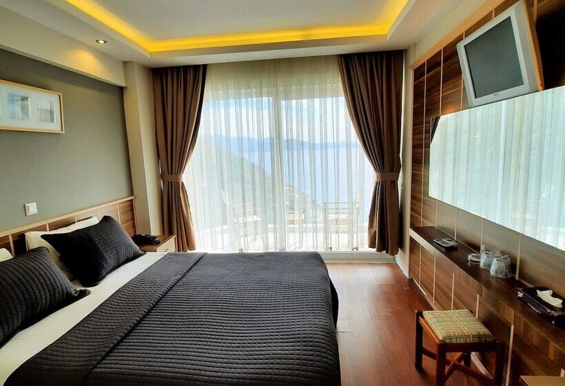 غرفة قياسية مطلّة علي البحر, Aquarius