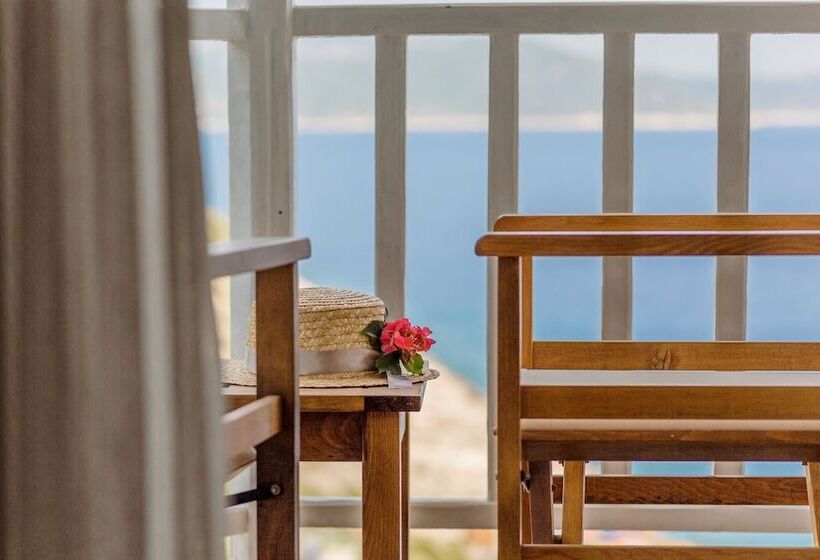 غرفة قياسية مطلّة علي البحر, Aquarius