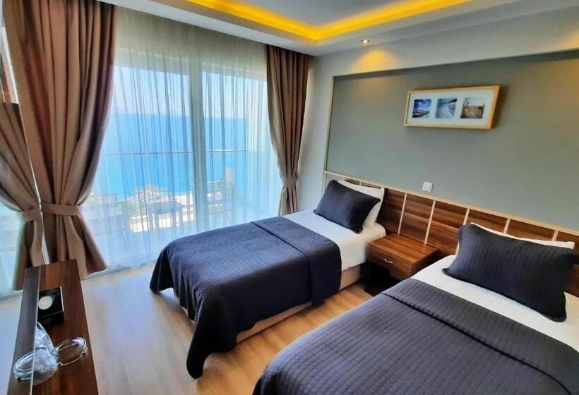 غرفة قياسية مطلّة علي البحر, Aquarius