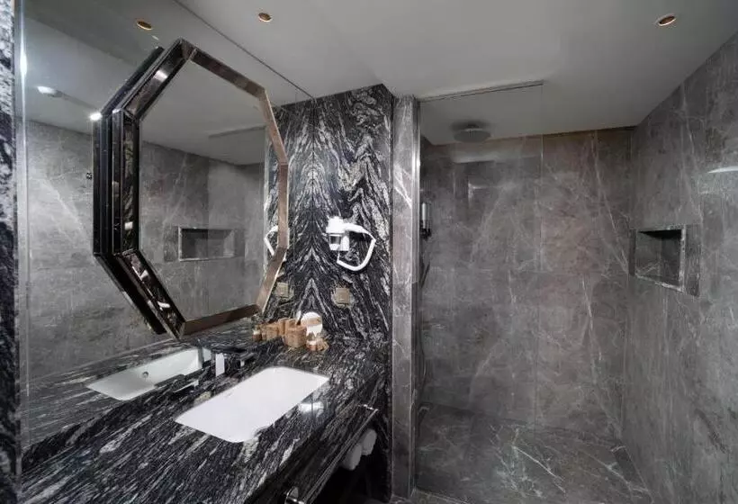 オーシャンビュージュニアスイート, Bentley Hotel Bosphorus   Special Class