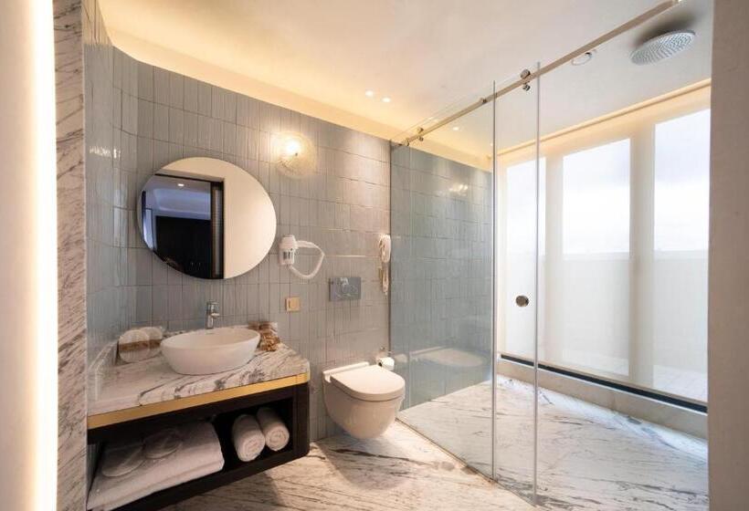 발코니가 있는 스위트, Bentley Hotel Bosphorus   Special Class