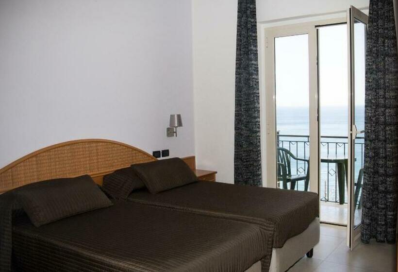 Pokój Standard, Corallo