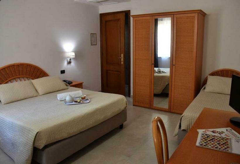 Pokój Standard Trzyosobowy, Corallo