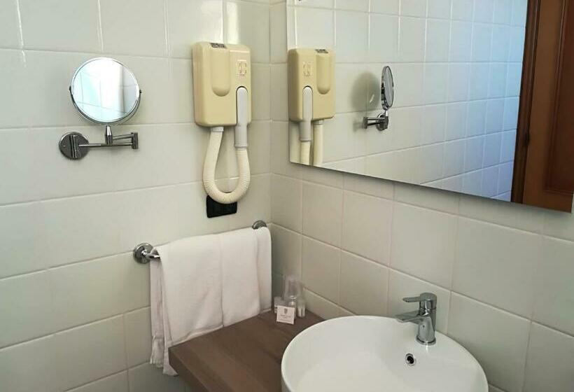 Pokój Czteroosobowy Standard Widok Morze, Corallo