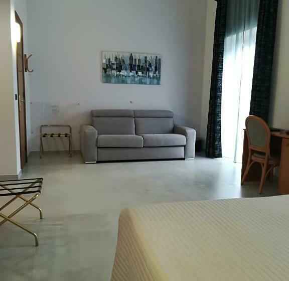 Pokój Czteroosobowy Standard Widok Morze, Corallo